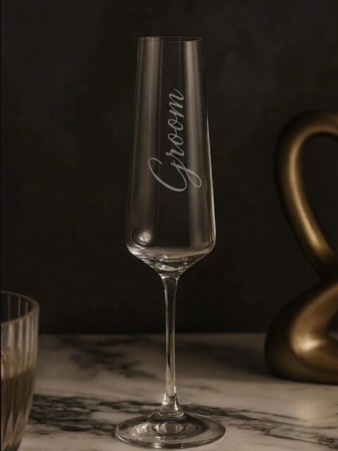 👰‍♀️🤵‍♂️ #champagne #wedding #season #summer #glass #engraving #set #handmade #lebanon #ksa #qatar #art #artist #crystal #instadaily #luxury #instagood #follow4follow #instamood #beirut #live #love #laugh #classy_glasslb #red #names #flowers #groom Number 1 glass engraving in lebanon!